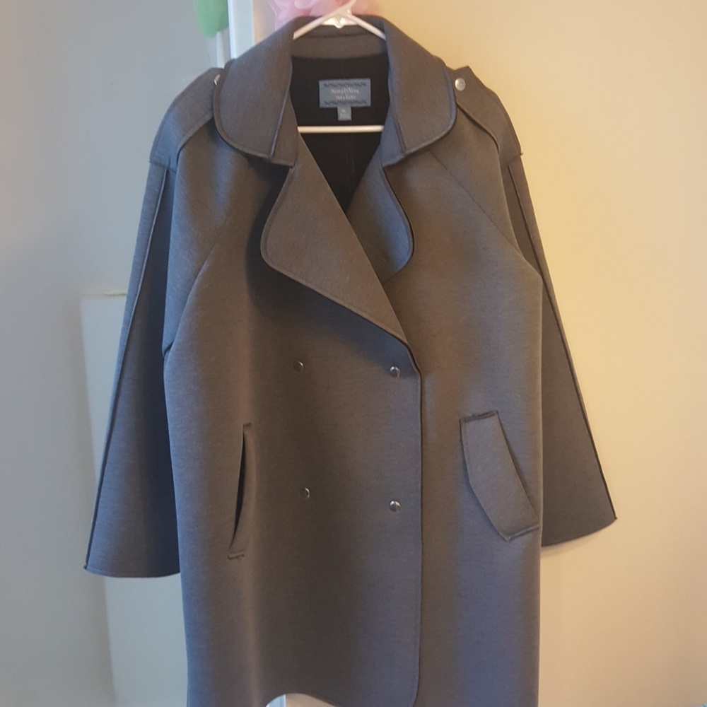 Vera Wang raincoat/springcoat